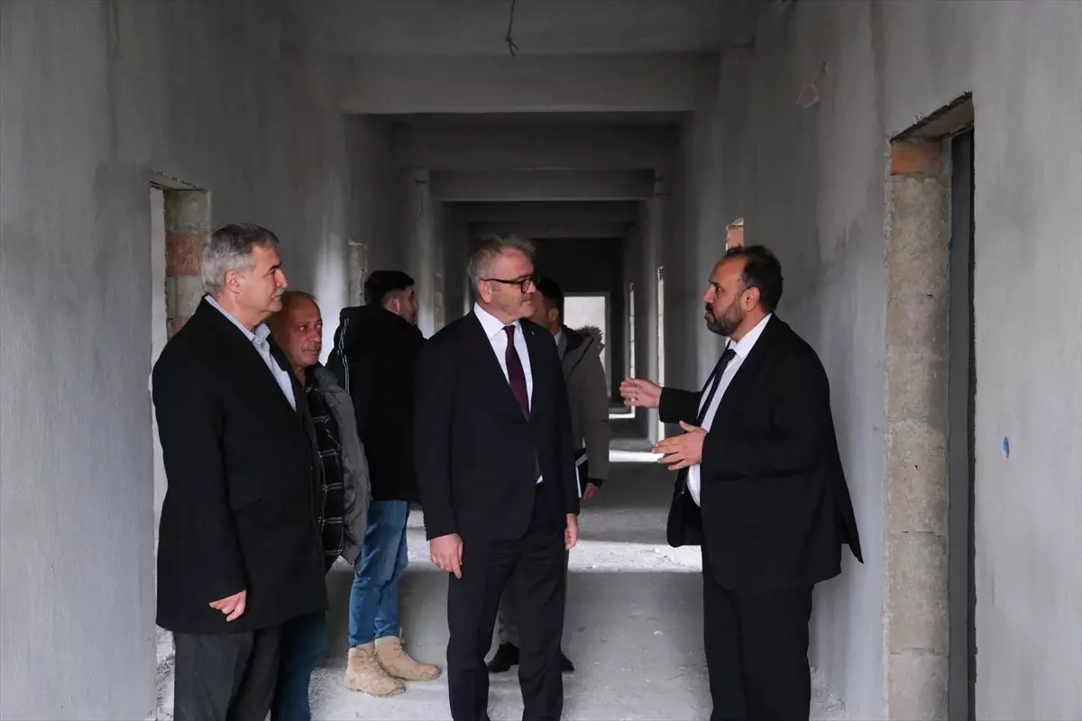 Ustaoğlu Kur\'an Kursu İnşaatını İnceledi