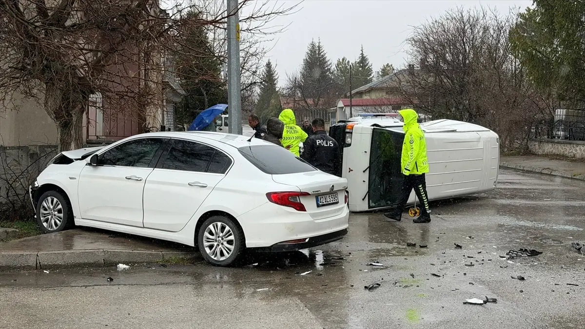 Seydişehir\'de Trafik Kazası: 3 Yaralı