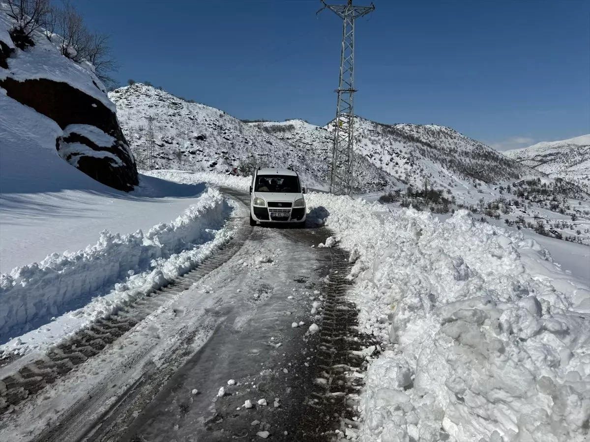 Hamile Kadın Karla Mücadele Ekipleriyle Hastaneye Ulaştırıldı