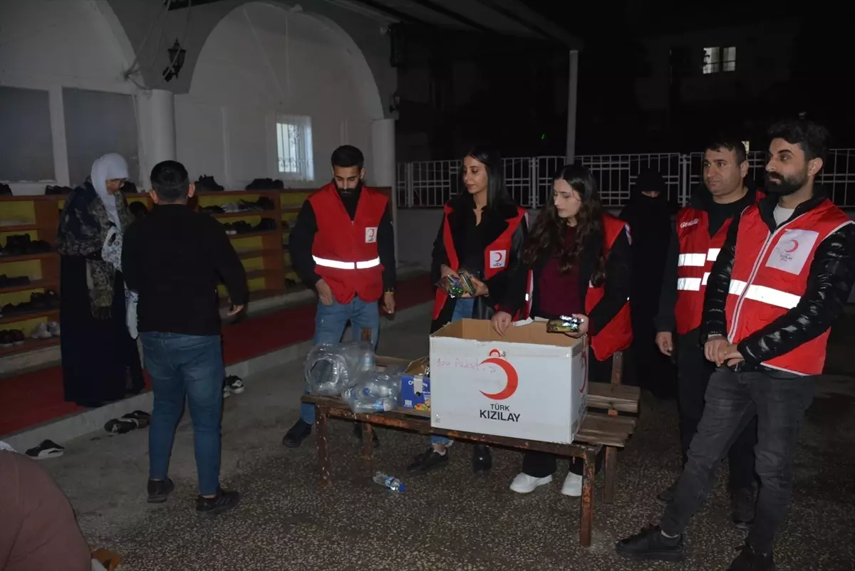 Kızılay\'dan Kadir Gecesi İkramı