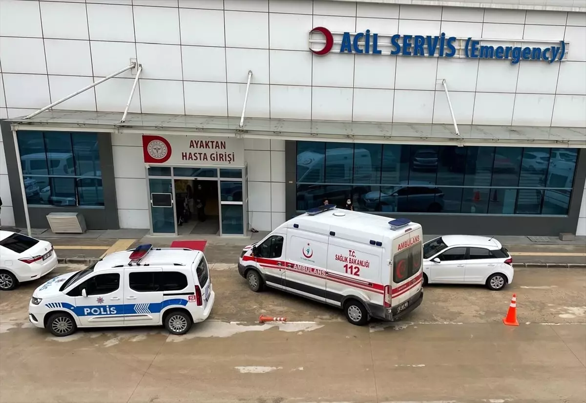 Balkondan Düşen 70 Yaşındaki Adam Hayatını Kaybetti