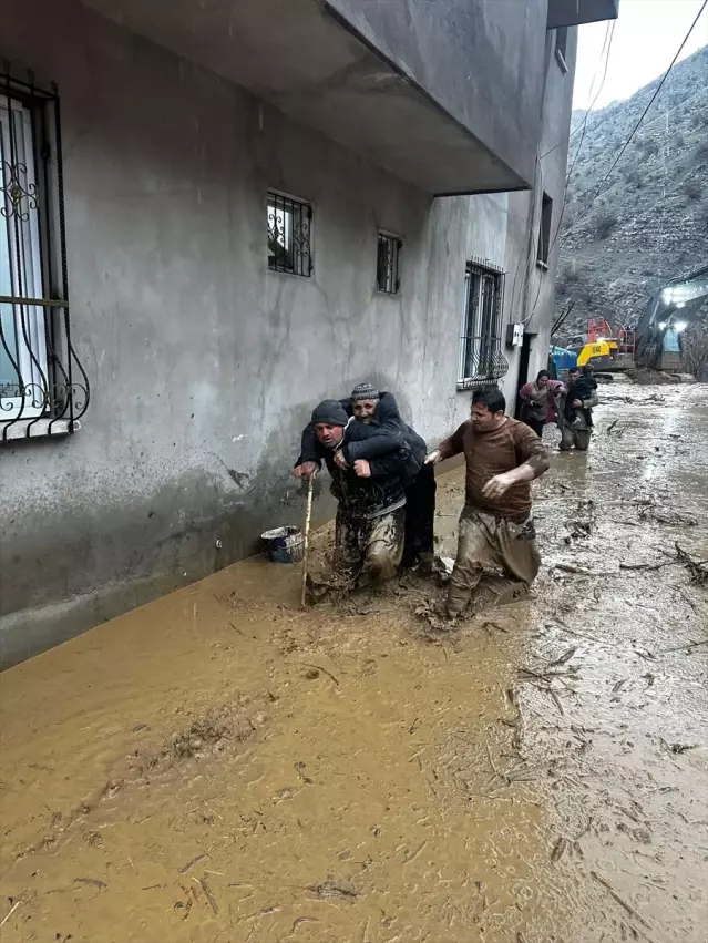 Şırnak’ta Sağanak Yağış Hayatı Olumsuz Etkiledi