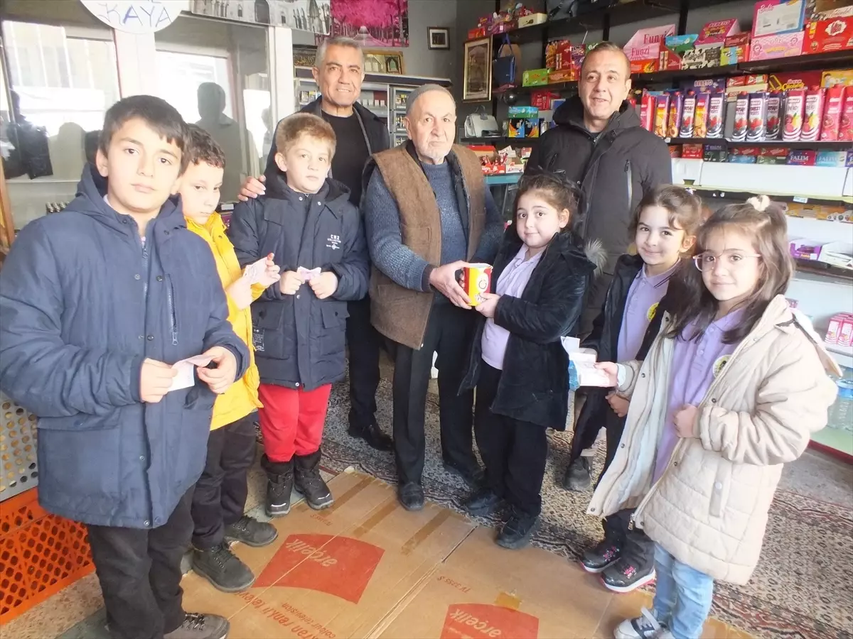 Sivas\'ta Öğrencilerden Askıda Ekmek Kampanyası