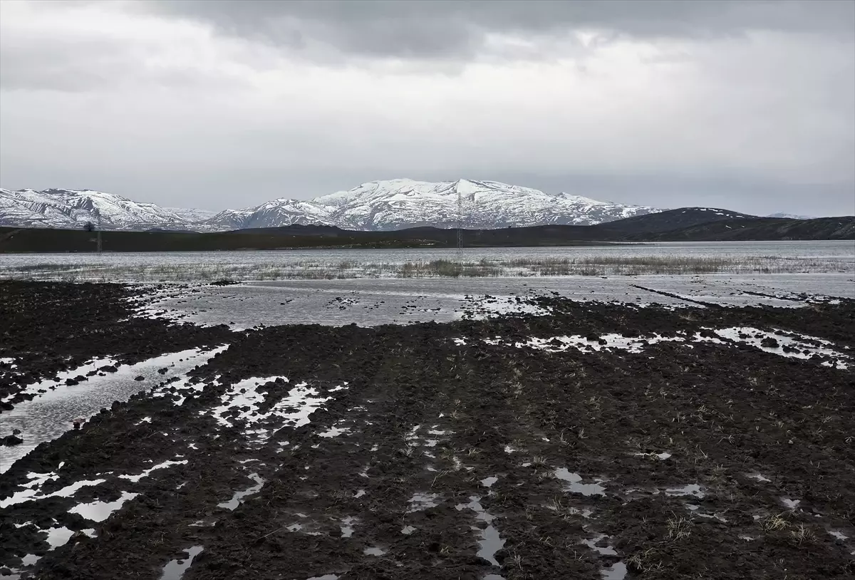 Sivas\'ta Tarım Arazileri Su Altında Kaldı