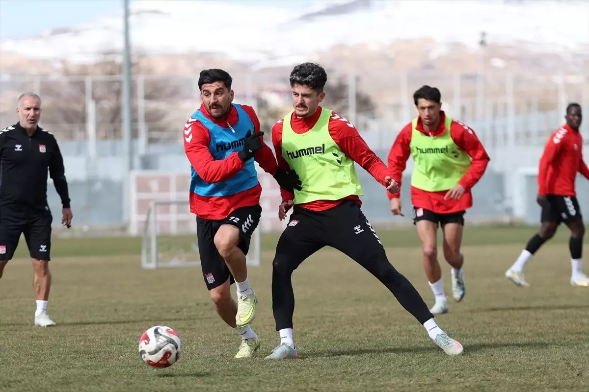 Sivasspor Adana Demirspor Maçına Hazırlanıyor