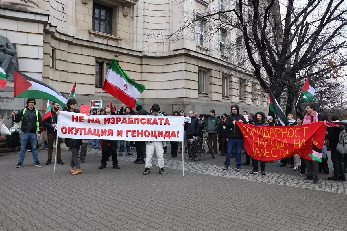 Sofya\'da Öğrencilerden İsrail\'e Protesto