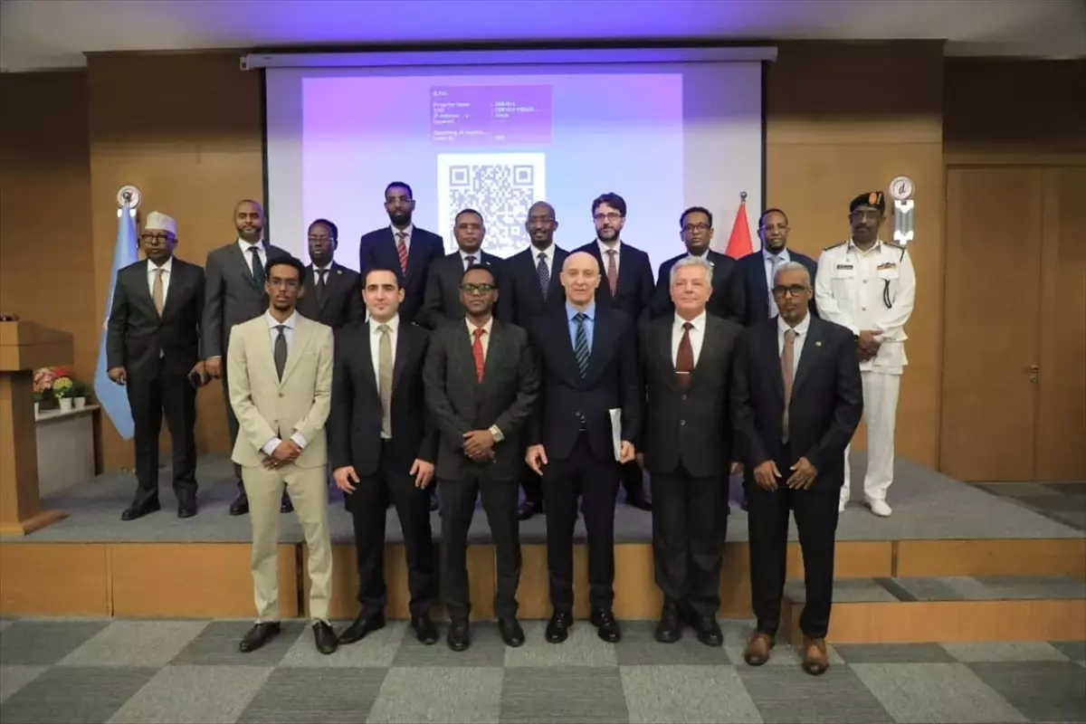 Somali\'de Türk Balıkçı Gemisine Lisans Verildi