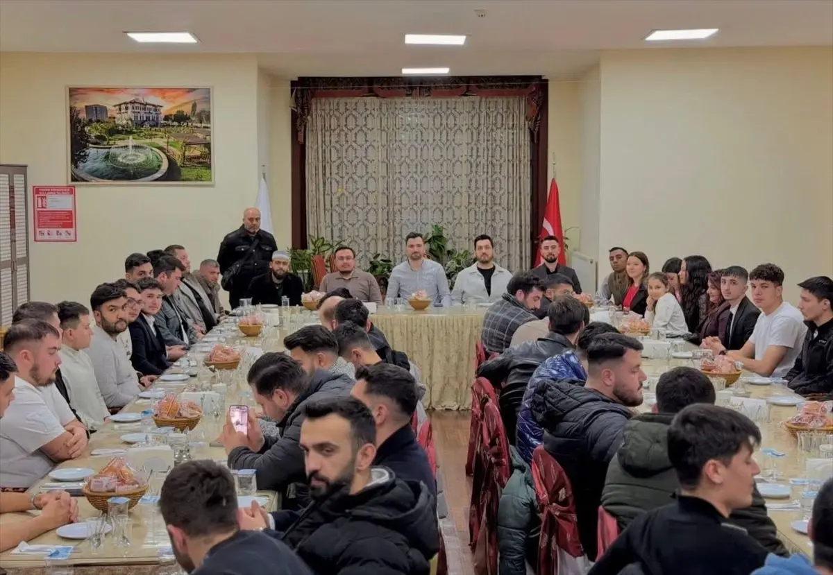 Celal Karatüre Gençlerle Sahurda Buluştu