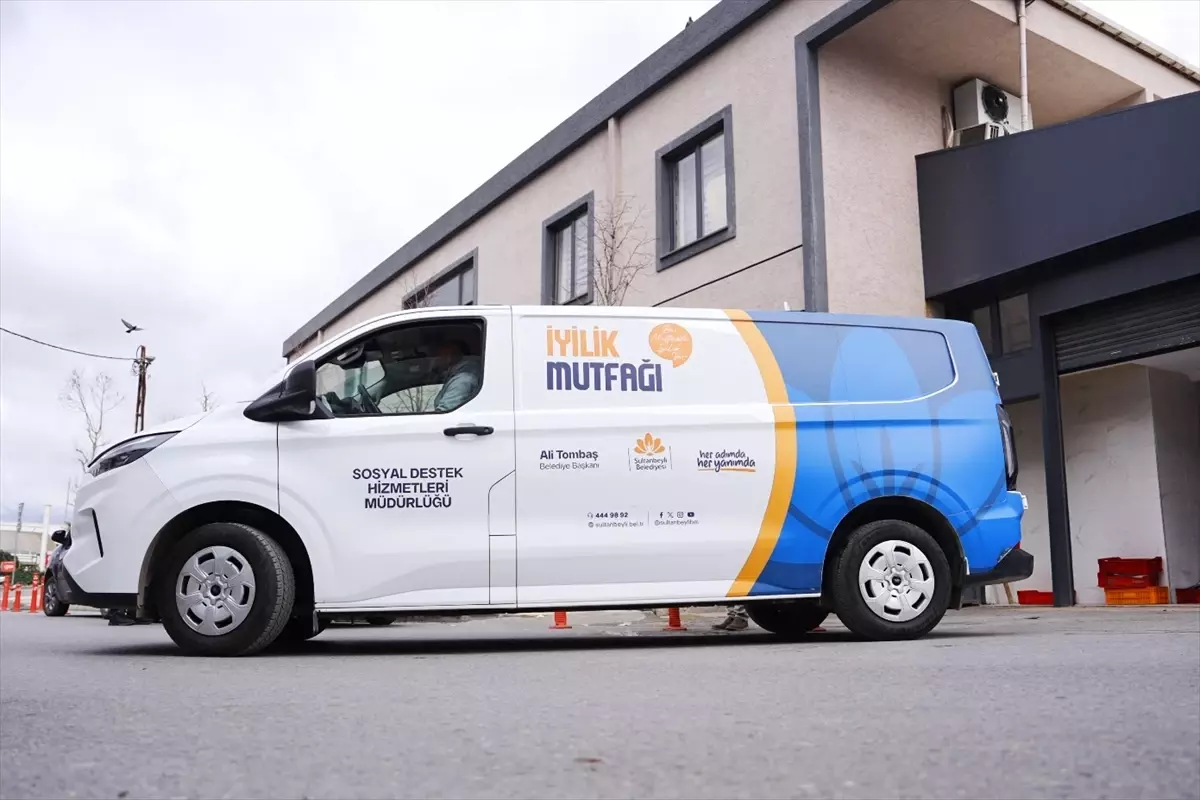 Sultanbeyli\'de İyilik Mutfağı Ramazan\'da Yardımda