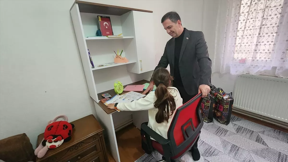 Öksüz ve Yetim Öğrencilere Bayram Hediyesi