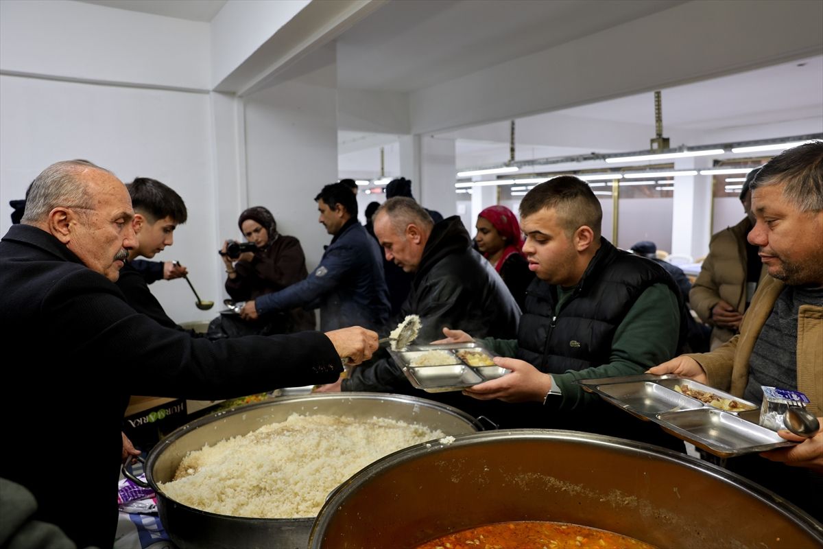 Taşköprü\'de İftar Sofrası