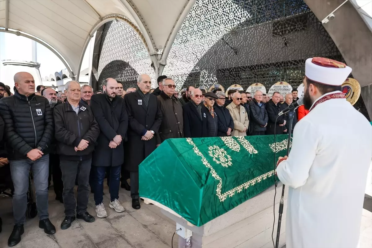 Kurtulmuş, Prof. Dr. Kutal\'ın Cenazesine Katıldı