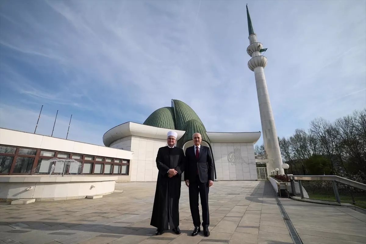 Kurtulmuş, Zagreb\'de Ayasofya Sergisi Açılışına Katıldı