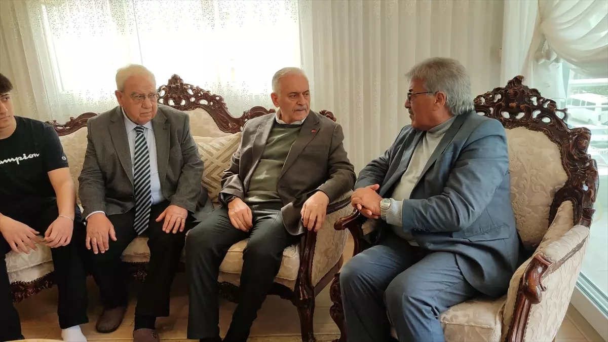 Binali Yıldırım\'dan Taziye Ziyareti