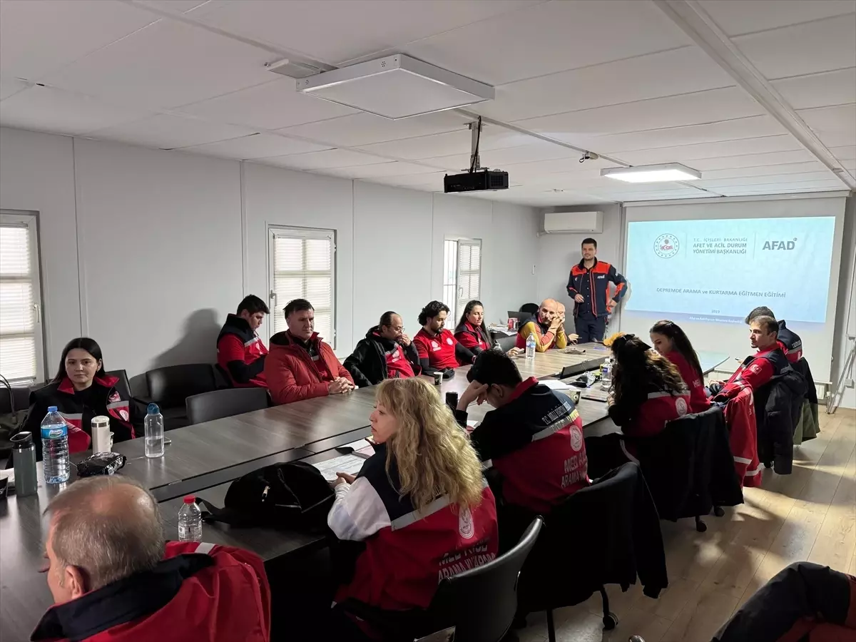 Tekirdağ MEB AKUB\'a Afet Barınma Eğitimi