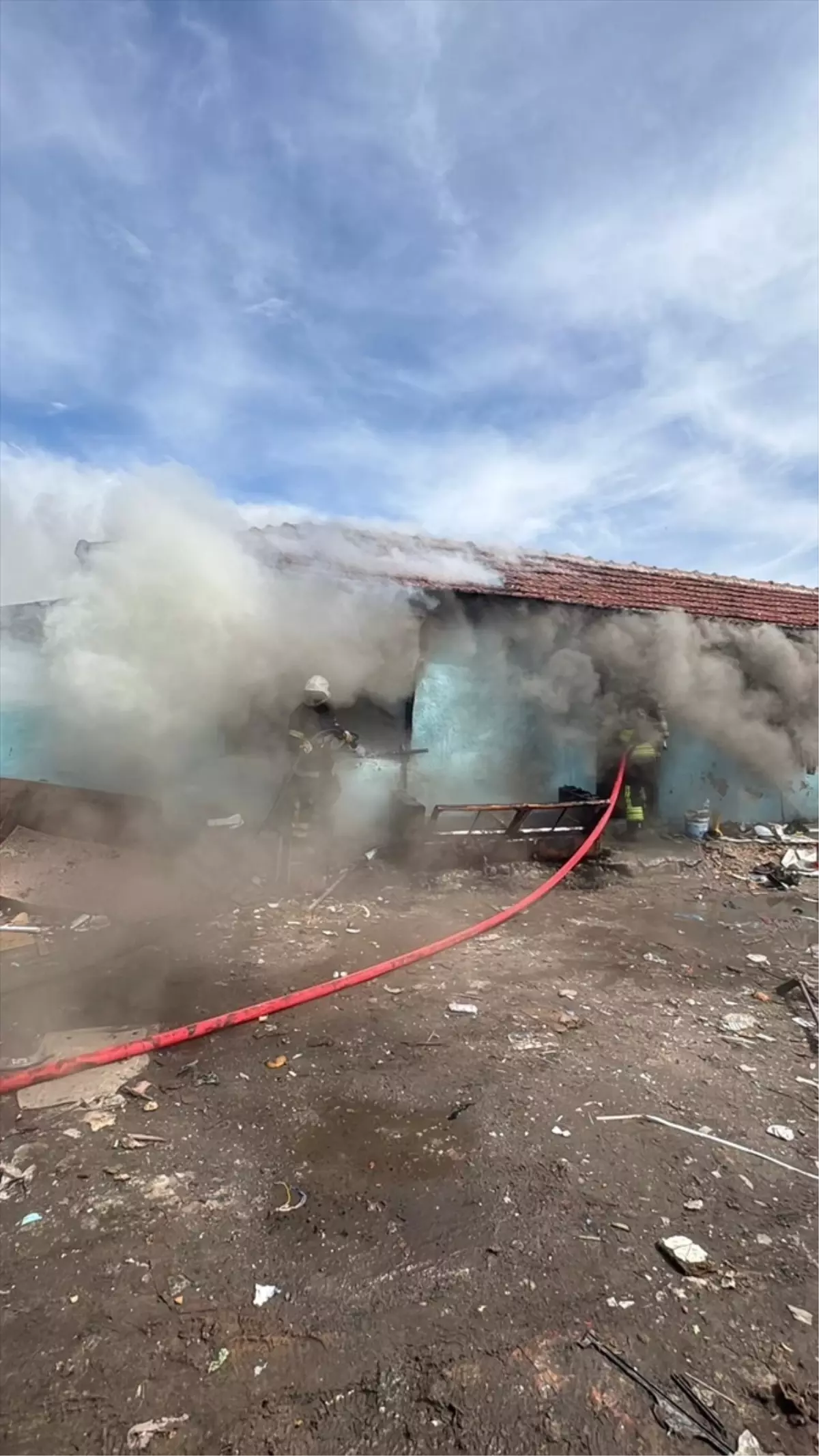 Çorlu\'da Yangın ve Köpek Saldırısı