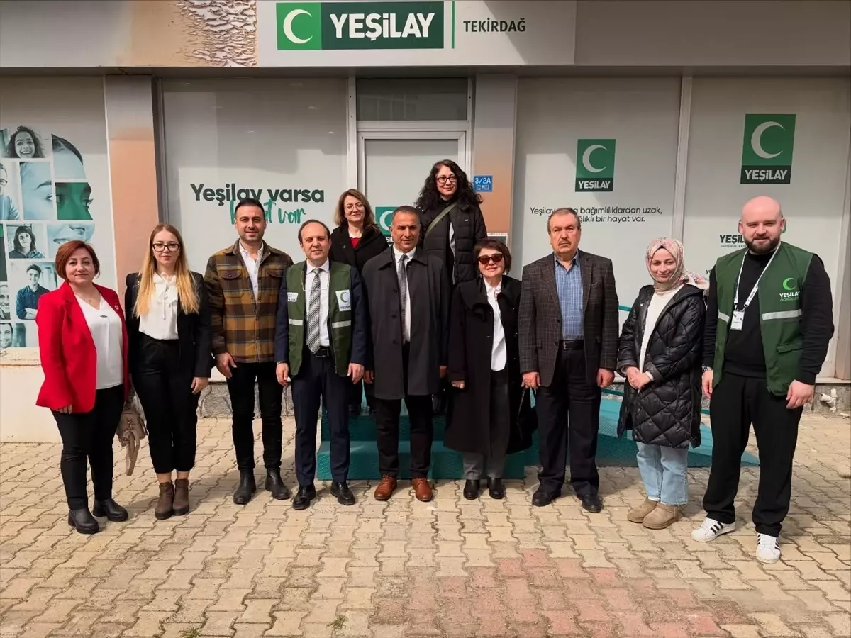 Sağlık Müdürü Yeşilay ve Eğitim Etkinliklerini Ziyaret Etti