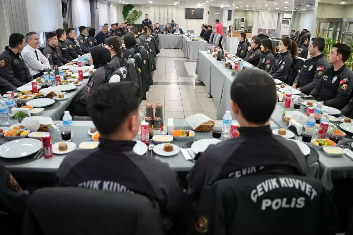 Emniyet Müdürü Turanlı, Çevik Kuvvetle İftarda Buluştu
