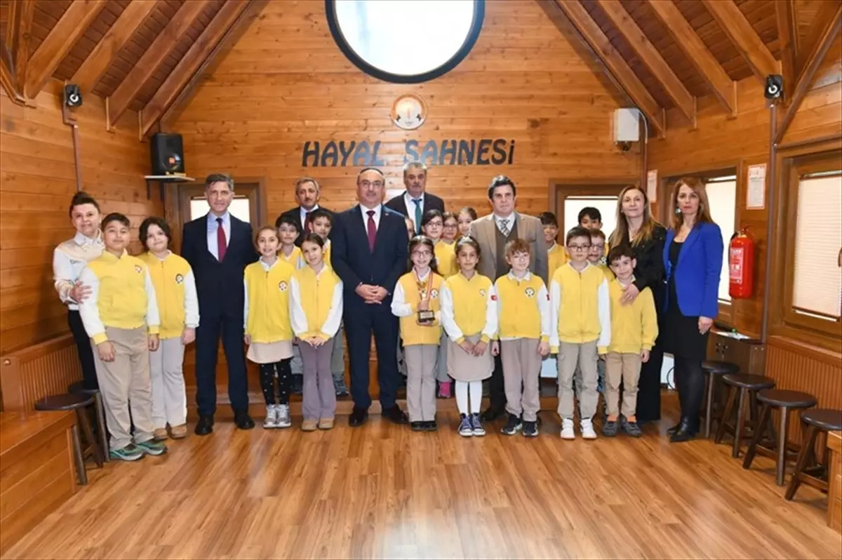 Tekirdağ Valisi Soytürk ilkokul öğrencileriyle bir araya geldi