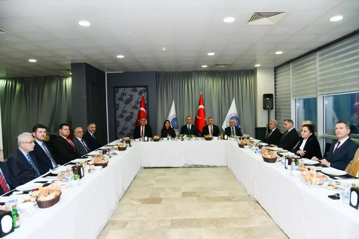 Vali Soytürk İftara Katıldı