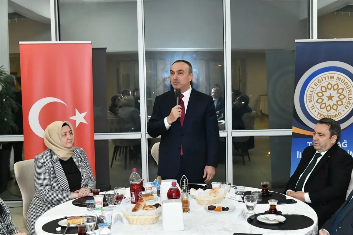 Vali Soytürk Öğretmenlerle İftar Yaptı