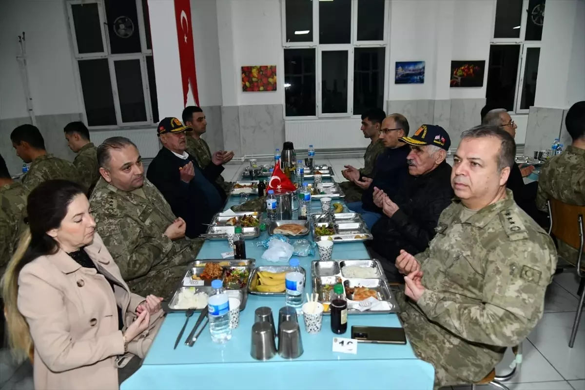 Vali Soytürk, Şehit Aileleri ve Gazilerle İftarda Buluştu