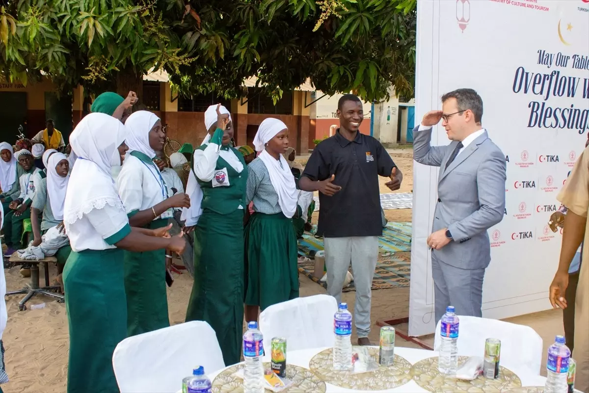 TİKA\'dan Gambiya\'da İşitme Engellilere İftar