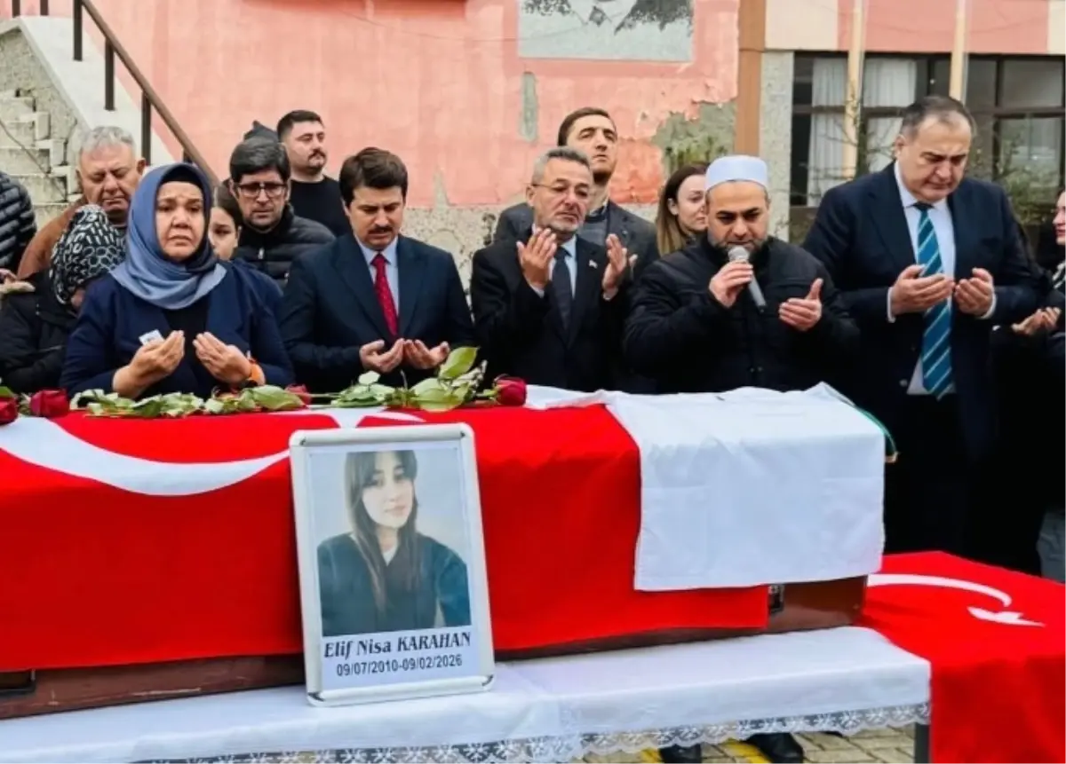 TIR ile otomobilin çarpıştığı kazada yaralanan liseli Elif, kurtarılamadı