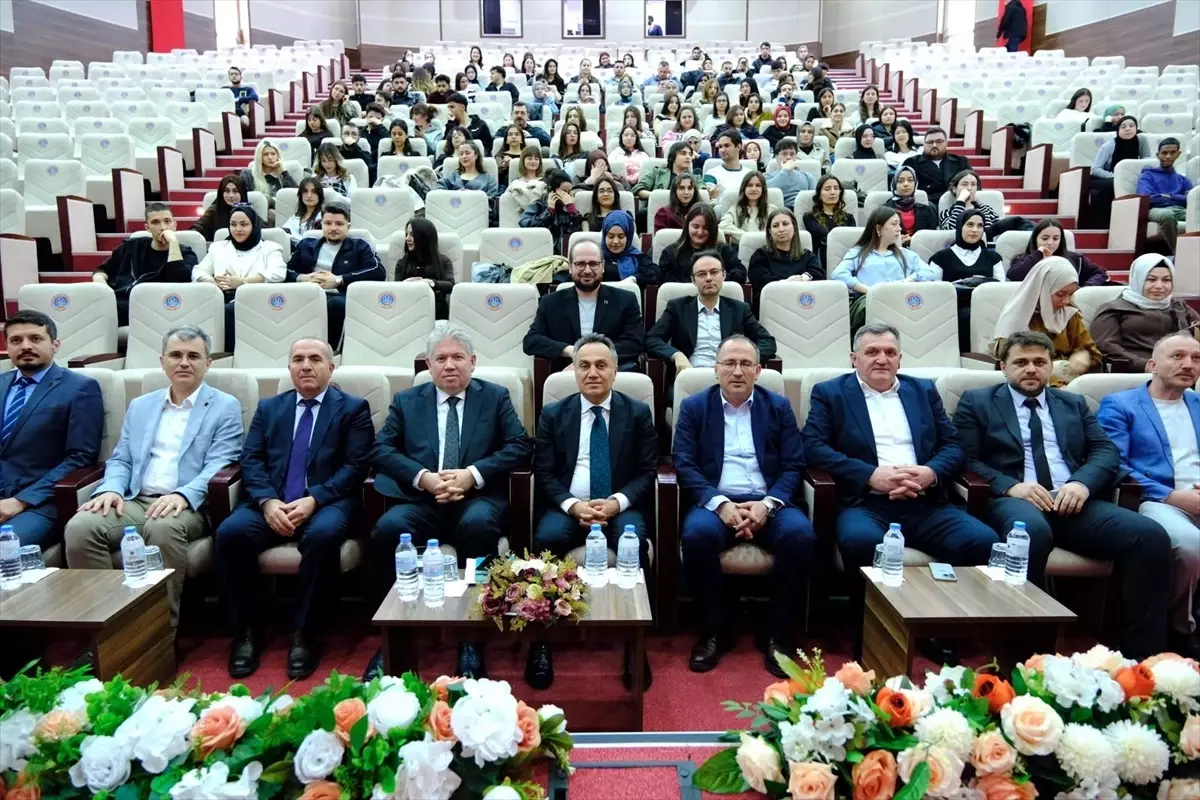 TOGÜ\'de Eğitim ve Dünya Söyleşisi