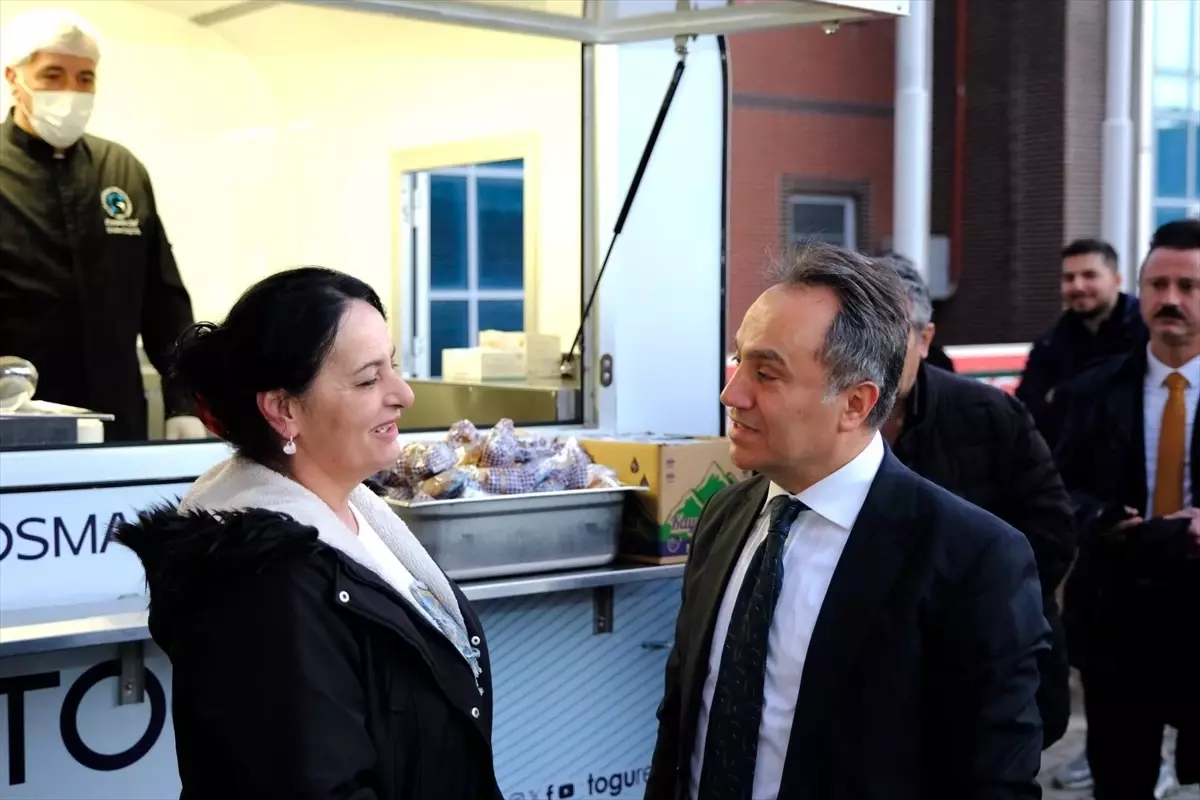 Rektör Yılmaz\'dan Hastaneye Moral Ziyareti