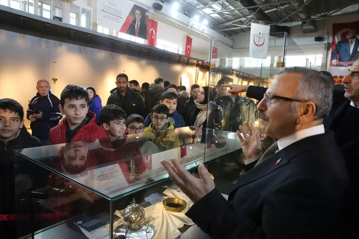 Tokat\'ta Kutsal Emanetler Sergisi Açıldı