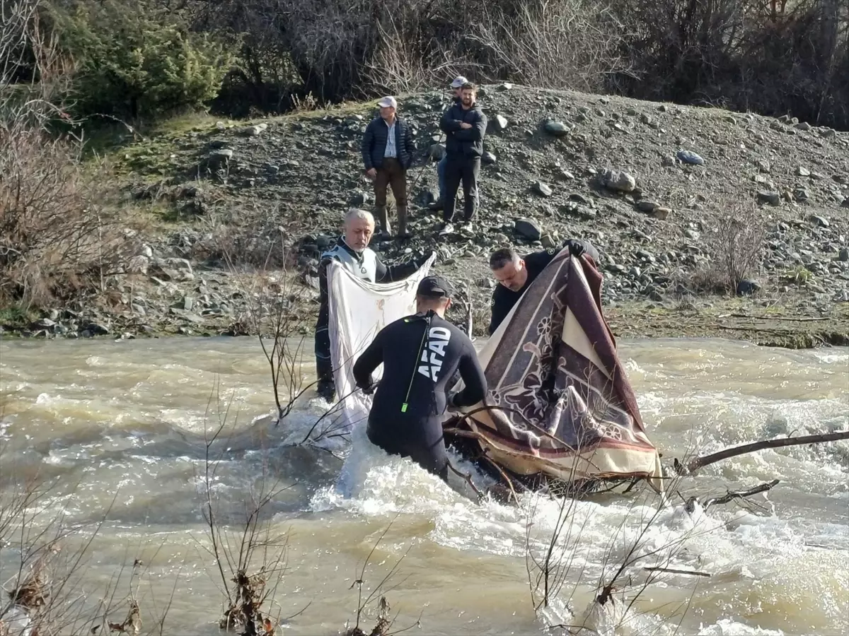 Tokat\'ta kayıp olarak aranan kadının cesedi dere yatağında bulundu