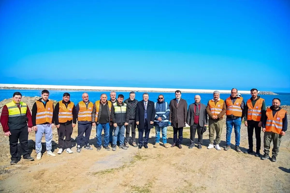 Trabzon Büyükşehir Belediye Başkanı Genç, Uzunkum Yaşam Alanı\'nın yapılacağı bölgeyi inceledi