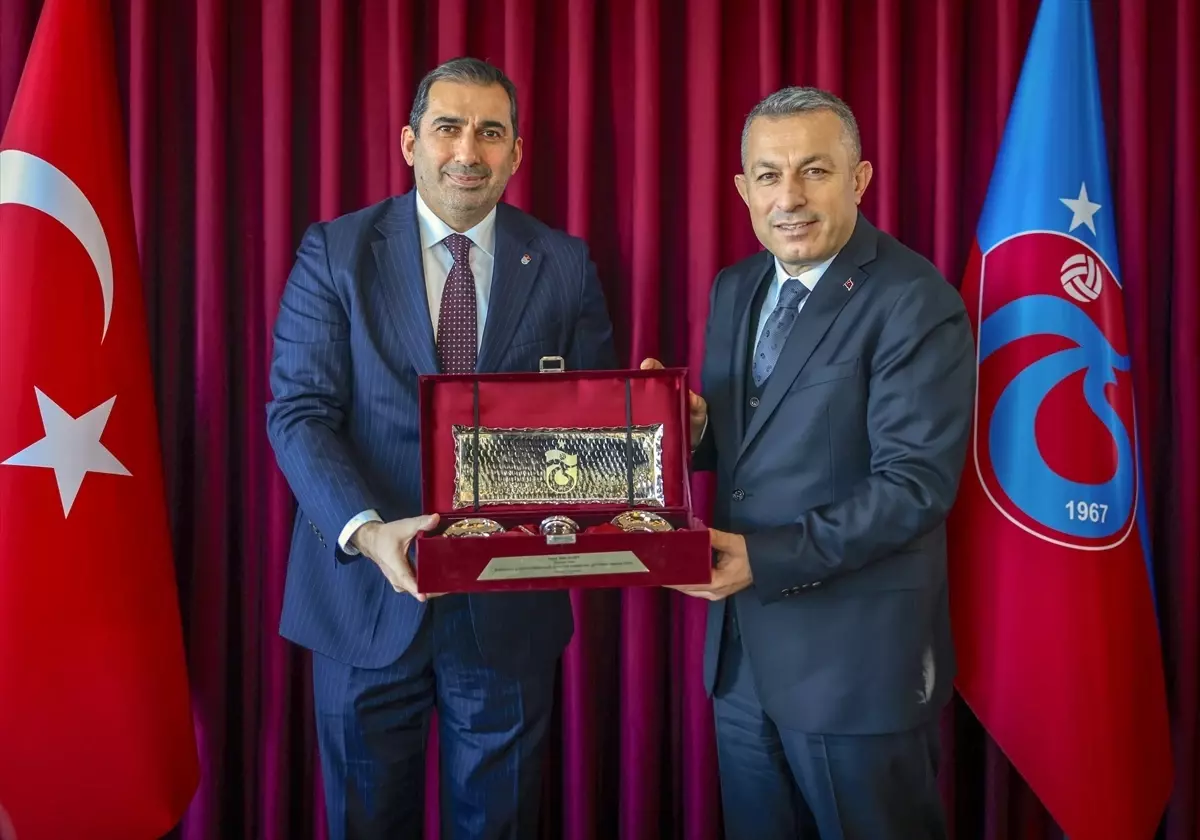 Vali Şahin Trabzonspor\'u Ziyaret Etti