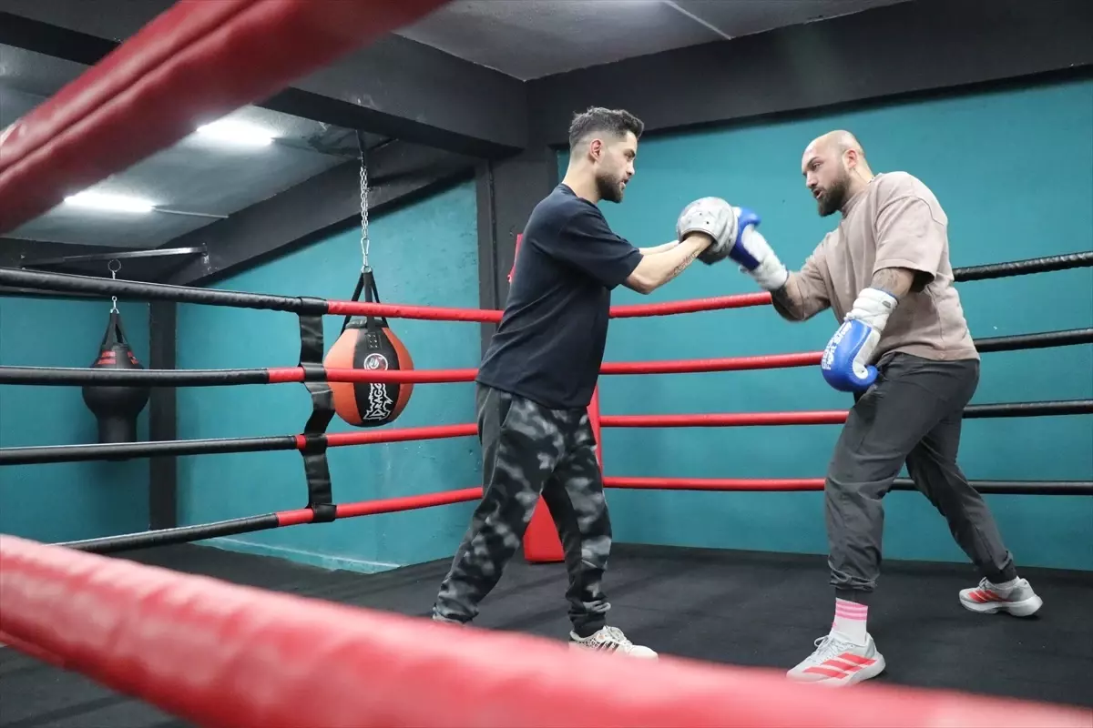 Boksör Ertören Kazayı Aştı, Ringlere Döndü