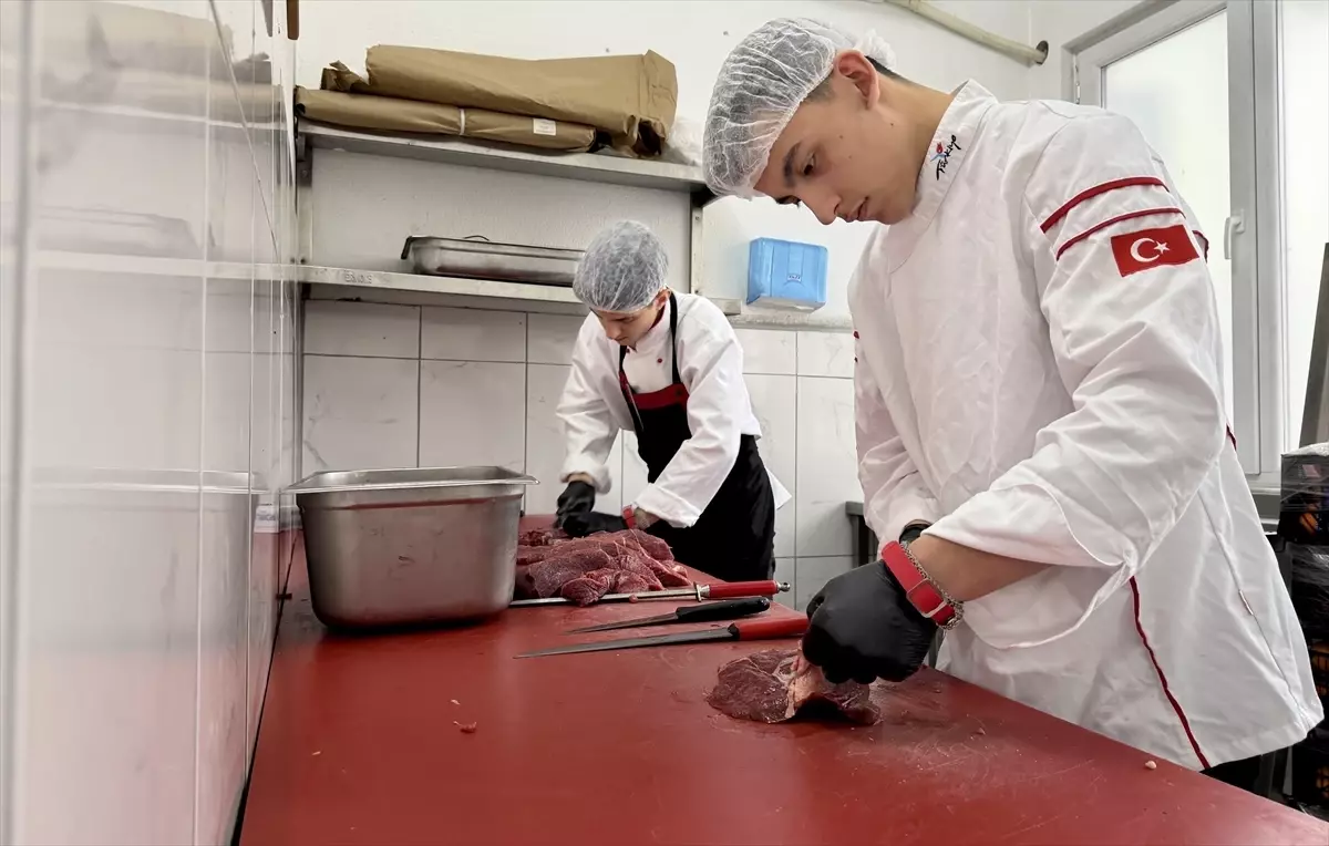 Sakarya\'da Turizm Lisesinden Nitelikli Elemanlar Yetişiyor