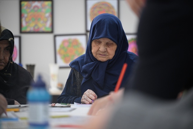Yaşlılar Konukevi’nde Sanatla Hayat Buluyorlar