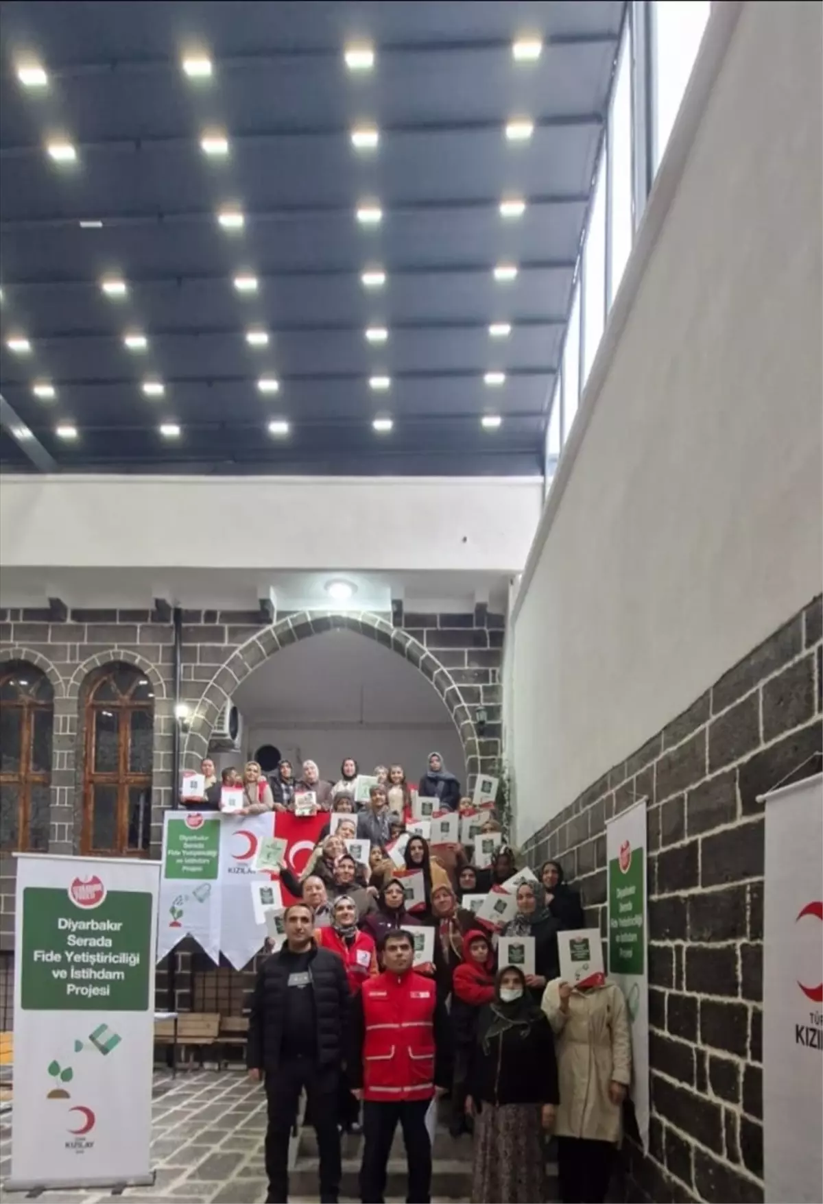 Kızılay\'dan Kadın ve Gençlere Seracılık Eğitimi