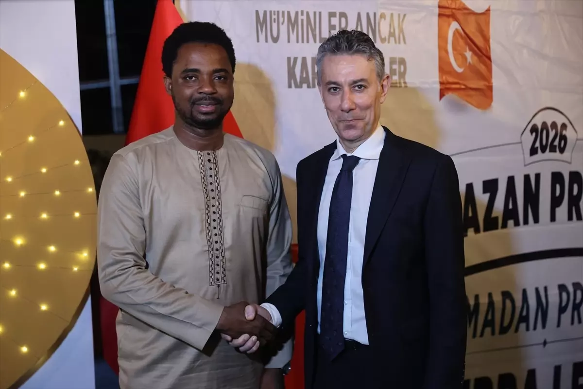 TDV Freetown\'da İftar Programı Düzenledi