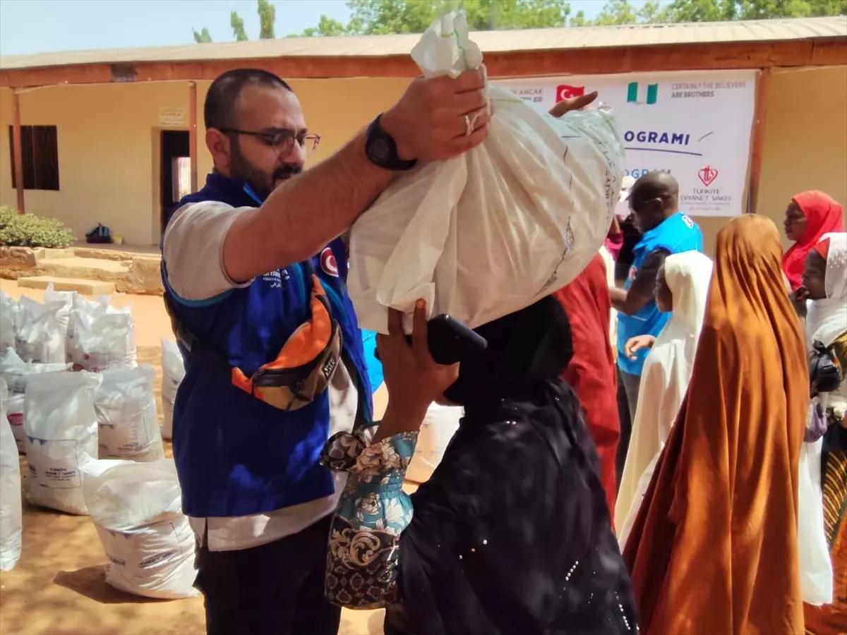 TDV, Nijerya\'da İhtiyaç Sahibine Gıda Yardımı Dağıttı