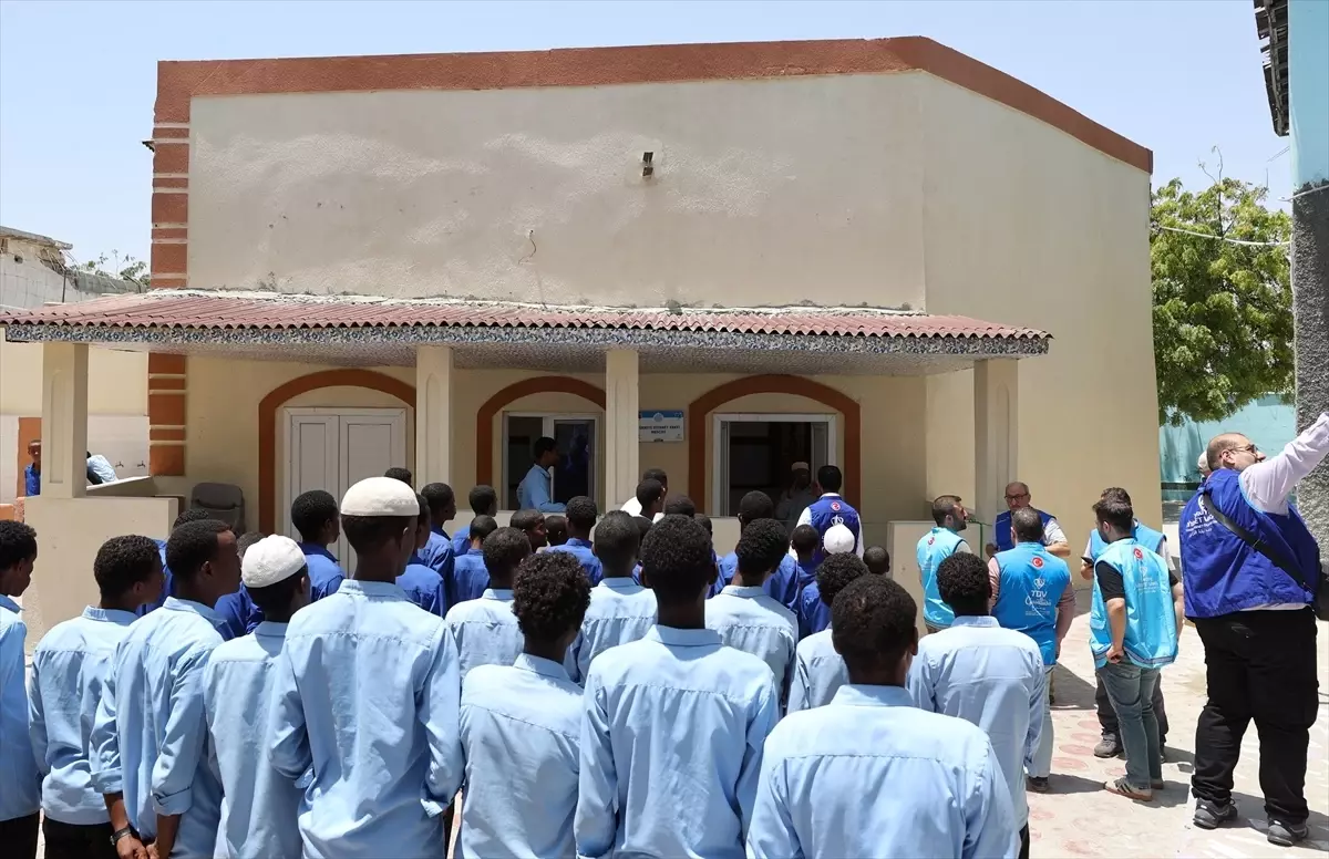 Mogadişu\'da Yeni Mescit Açılışı
