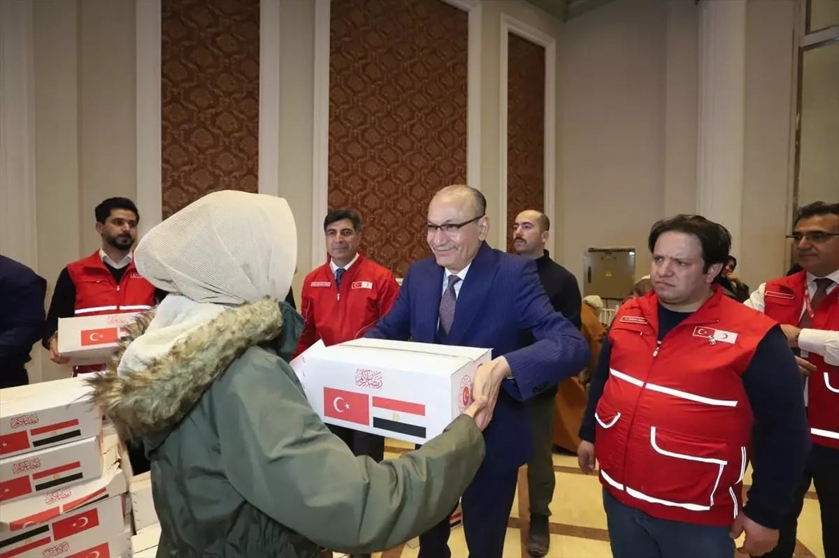 Kahire\'den Filistin\'e Yardım