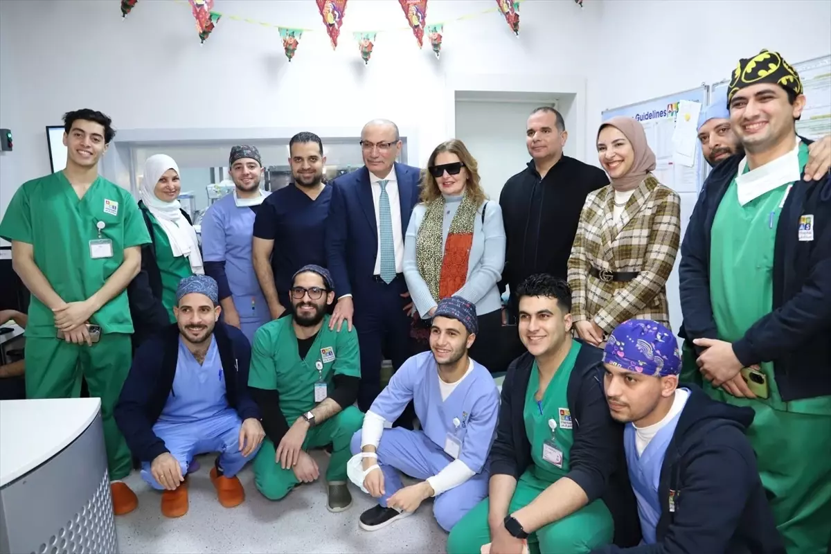 Büyükelçi Şen, Mısır\'da Filistinli Çocukları Ziyaret Etti