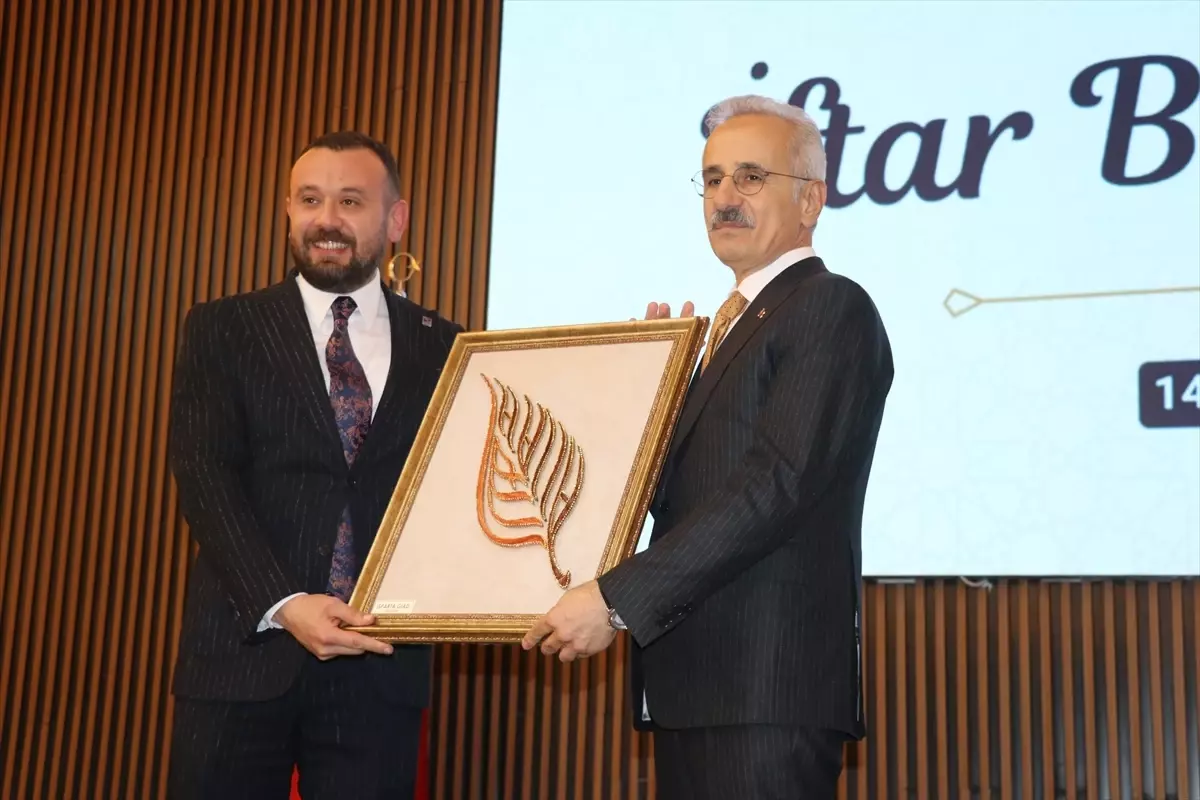 Ulaştırma ve Altyapı Bakanı Uraloğlu, Isparta\'da iftar programında konuştu Açıklaması