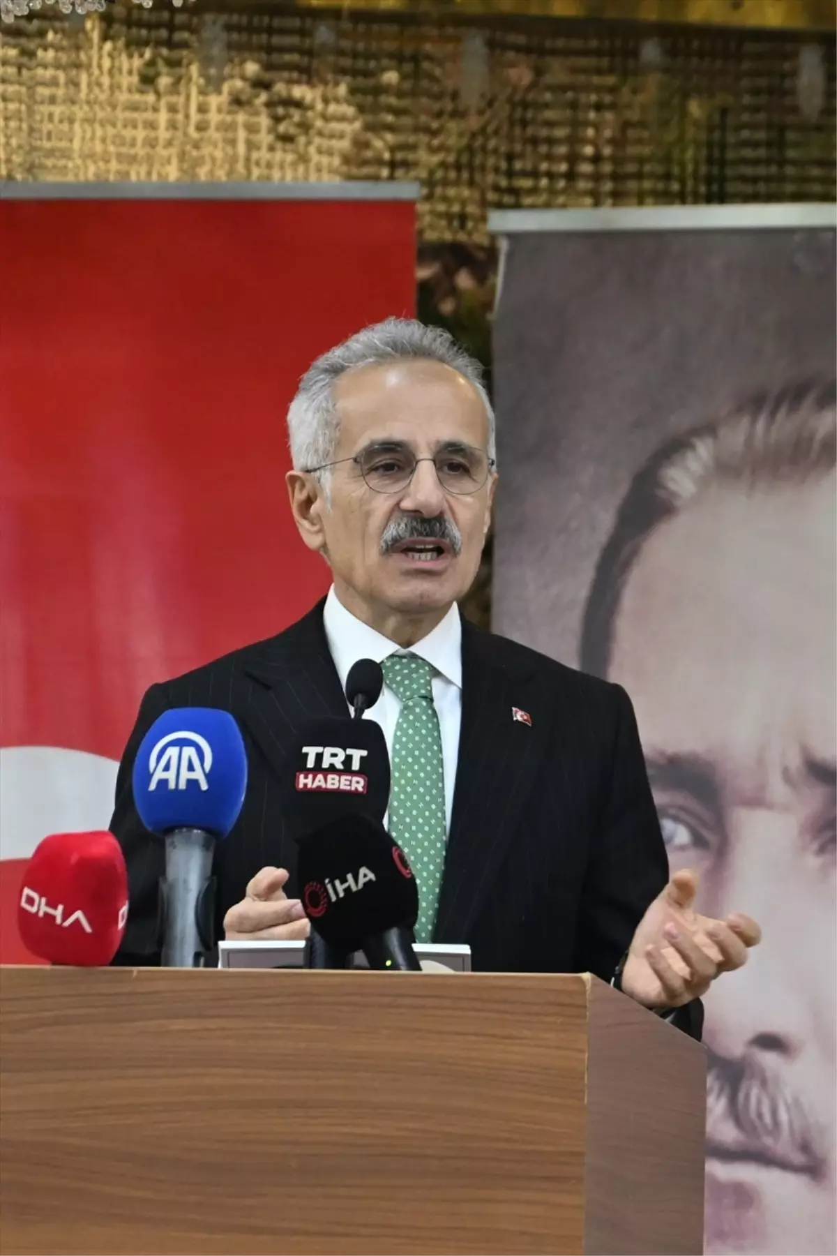 Uraloğlu\'ndan Barış Çağrısı