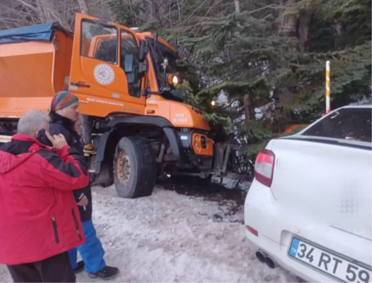 Bursa\'da Tuzlama Aracı Kaza Yaptı