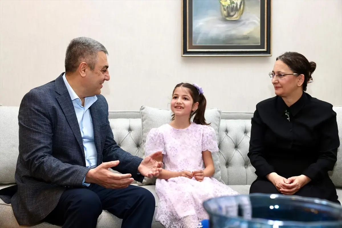 Hazal Güner Umredeki Hayalini Gerçekleştirdi