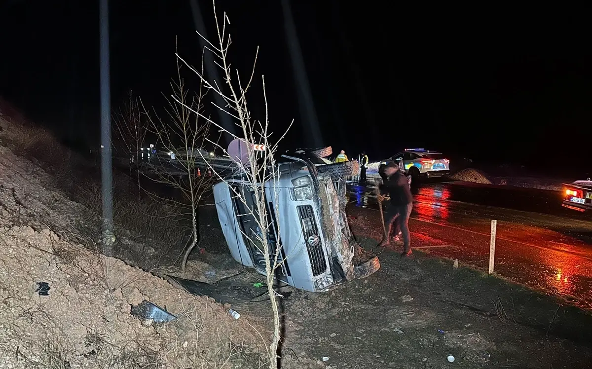 Uşak\'ta İşçi Servisi Kaza Yaptı