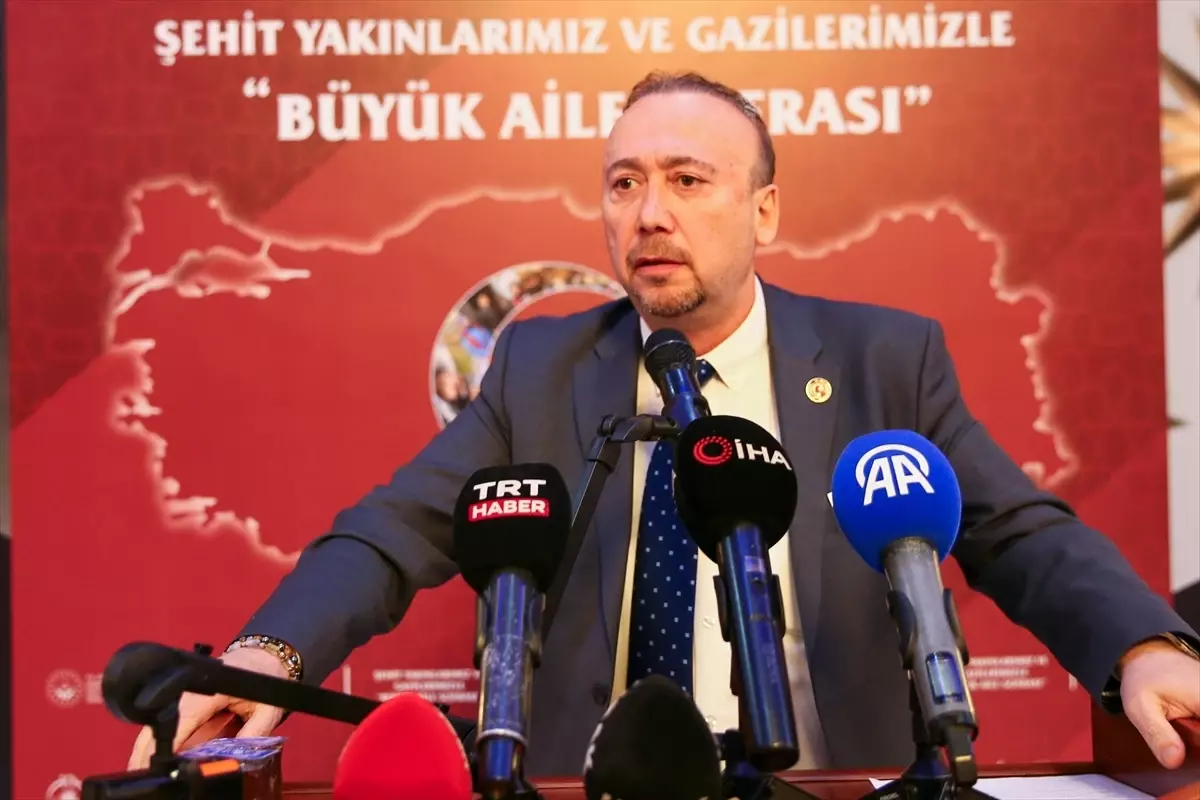 Uşak Valisi Aktaş, şehit aileleri ve gazilerle iftarda buluştu