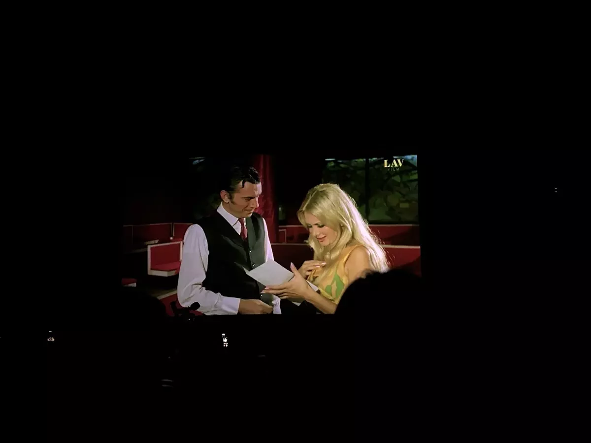 Filiz Akın Anıldı